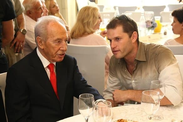 Shimon Peres talking with OR Movement Co-Founder, Ofir Fisher