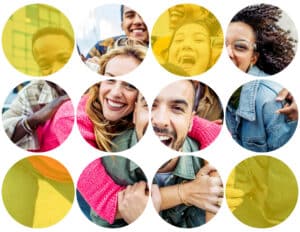 תמונה של קהילה מחייכת